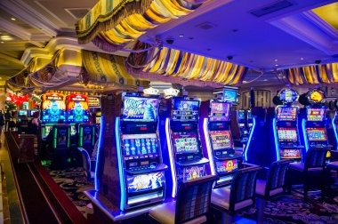 Lucky Twins betting interface showing prediction options and live dealer